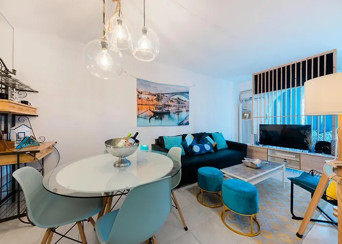 2 - 5 Mins From & Bars Costa de Caparica