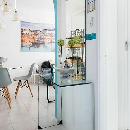 2 - 5 Mins From & Bars Apartment Costa da Caparica
