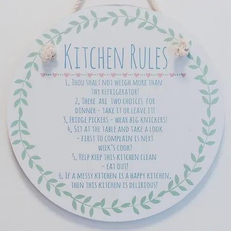 2 - 5 Mins From & Bars * 卡帕里卡海岸