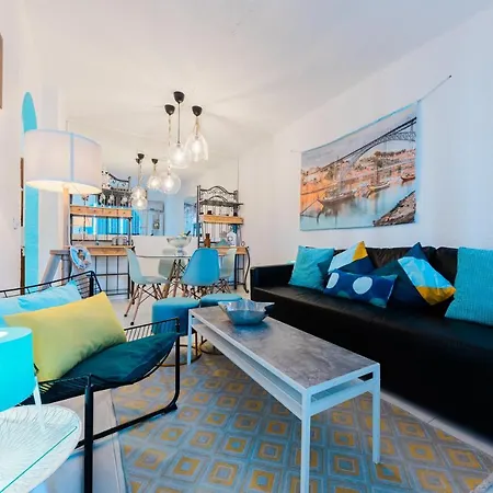 Apartment 2 - 5 Mins From & Bars Costa da Caparica
