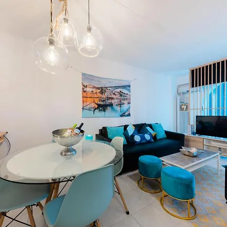 2 - 5 Mins From & Bars Costa de Caparica