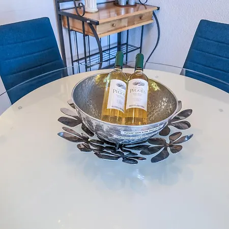 2 - 5 Mins From & Bars *