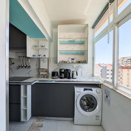 Apartment 2 - 5 Mins From & Bars *