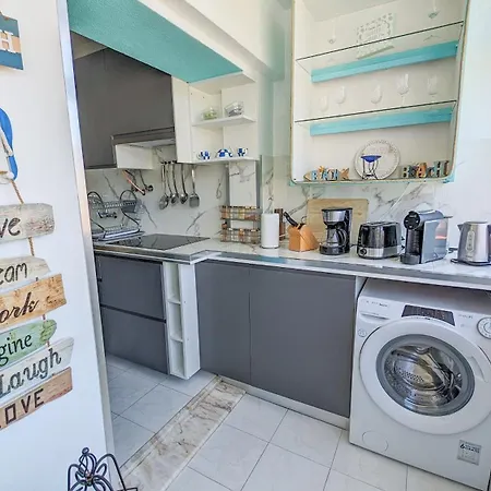 2 - 5 Mins From & Bars Apartment Costa da Caparica