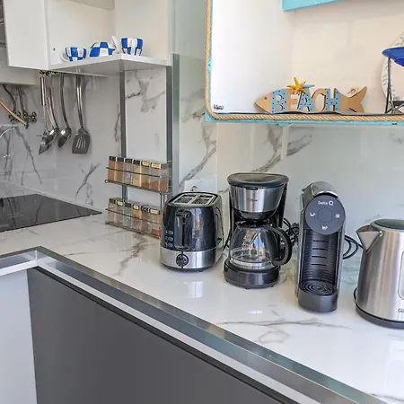 2 - 5 Mins From & Bars