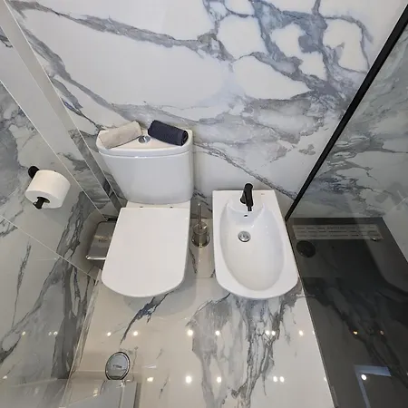 2 - 5 Mins From & Bars *