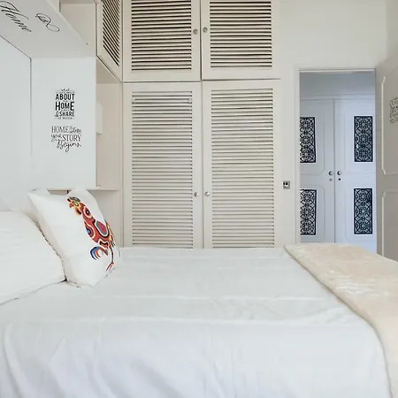 2 - 5 Mins From & Bars 卡帕里卡海岸