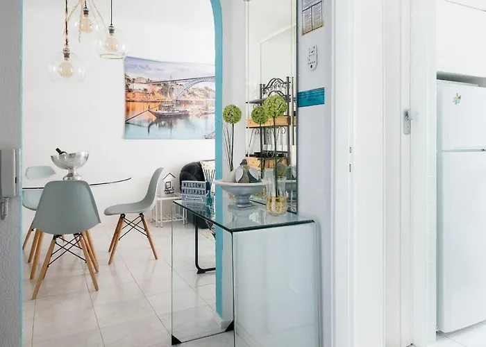 2 - 5 Mins From & Bars Апартаменты Кошта-да-Капарика