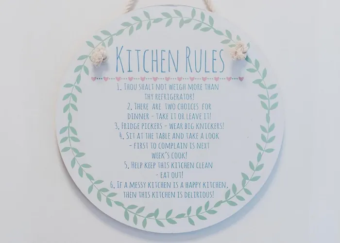 2 - 5 Mins From & Bars * Кошта-да-Капарика