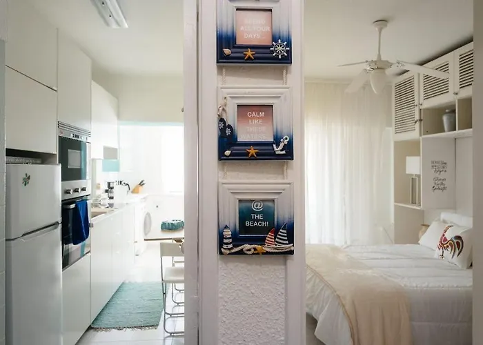 Апартаменты 2 - 5 Mins From & Bars