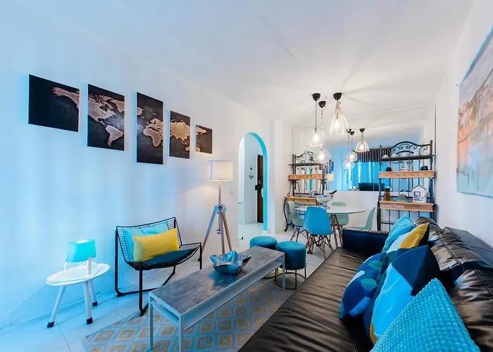 2 - 5 Mins From & Bars Кошта-да-Капарика