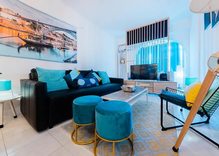 2 - 5 Mins From & Bars