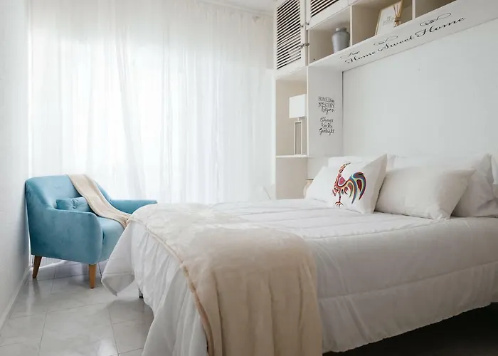 Апартаменты 2 - 5 Mins From & Bars